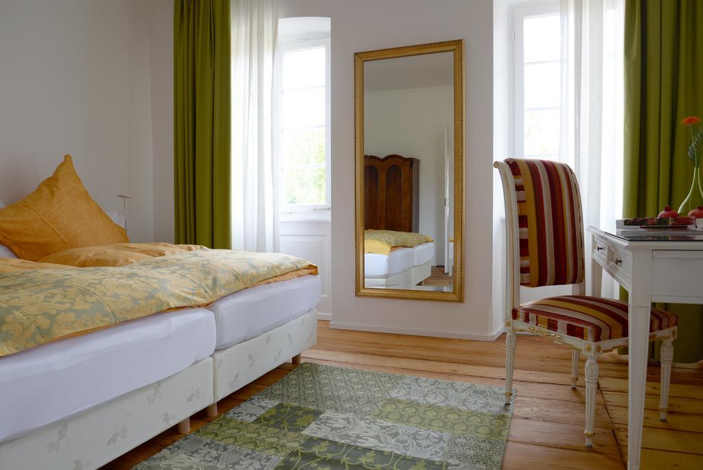 Alte Apotheke Bed & Breakfast Karlsbad Εξωτερικό φωτογραφία