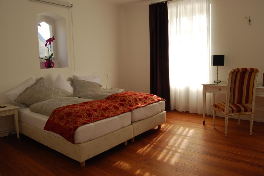 Alte Apotheke Bed & Breakfast Karlsbad Δωμάτιο φωτογραφία